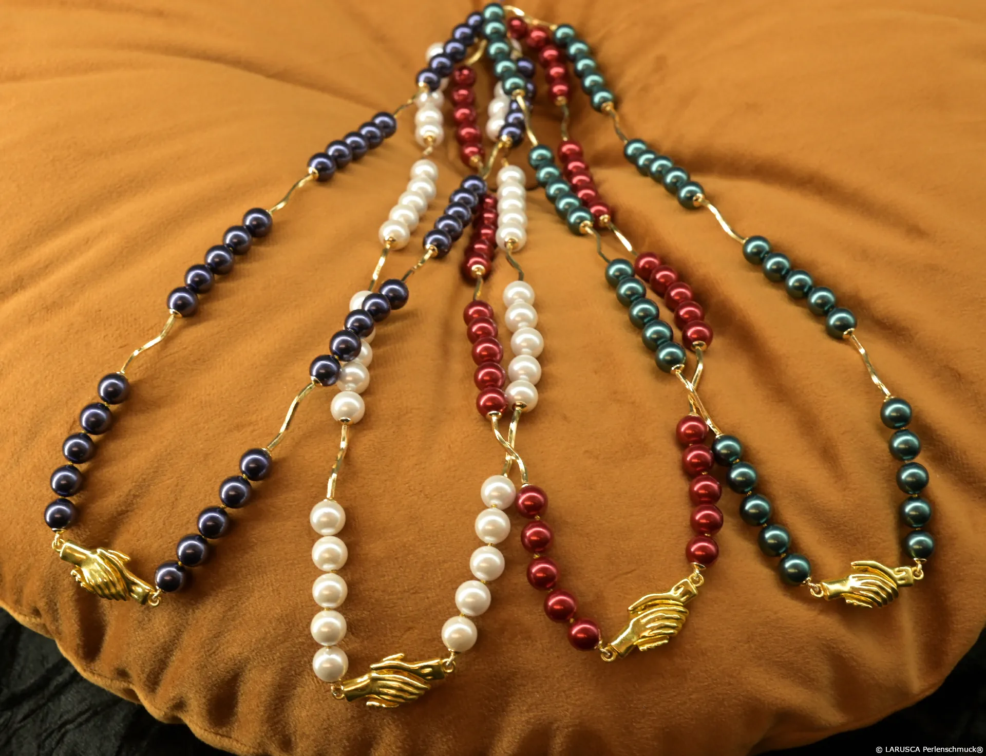LARUSCA Perlenschmuck® – Begrüsst Sie in der Galerie
