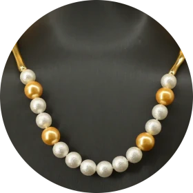 Perlenkette «Goldener Kontrast»