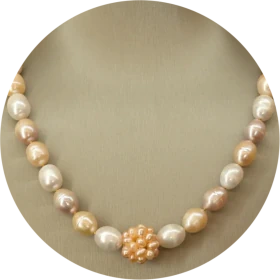 Perlenkette «Chrysanthemenknospe»