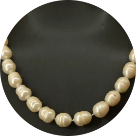 Perlencollier «Barocke Harmonie»
Barockes Collier Weiss