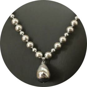 Perlenkette mit Mingperle